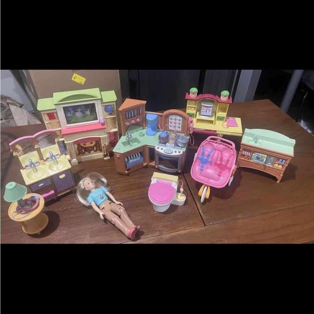 Vintage fisher price dollhouse loving family furniture